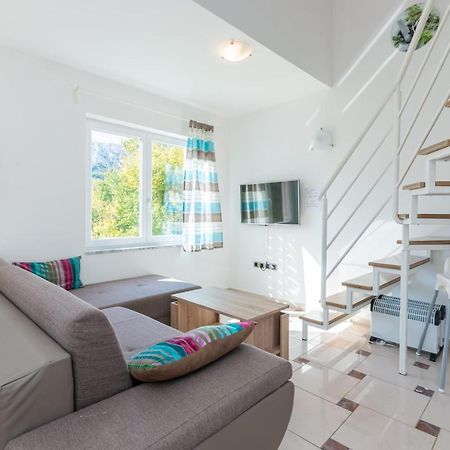 Beautiful Apartment Lovorka 6 , Baska, Krk Exterior foto